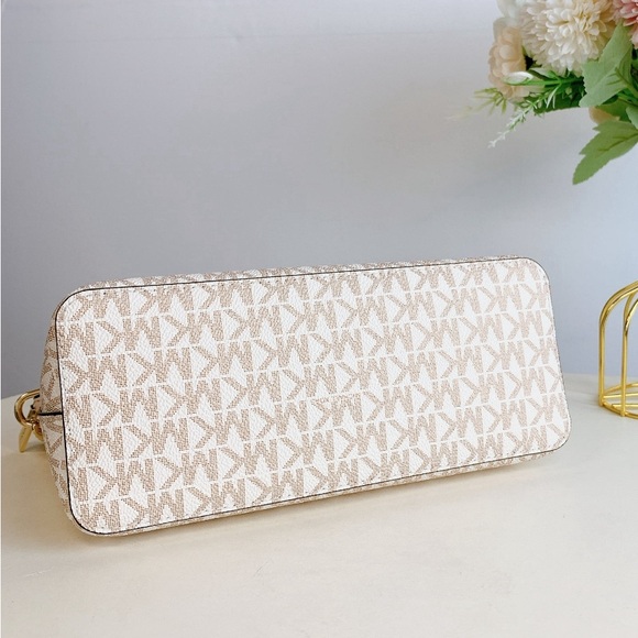 Vanilla Michael Kors, Crossbody - Picture 4 of 8